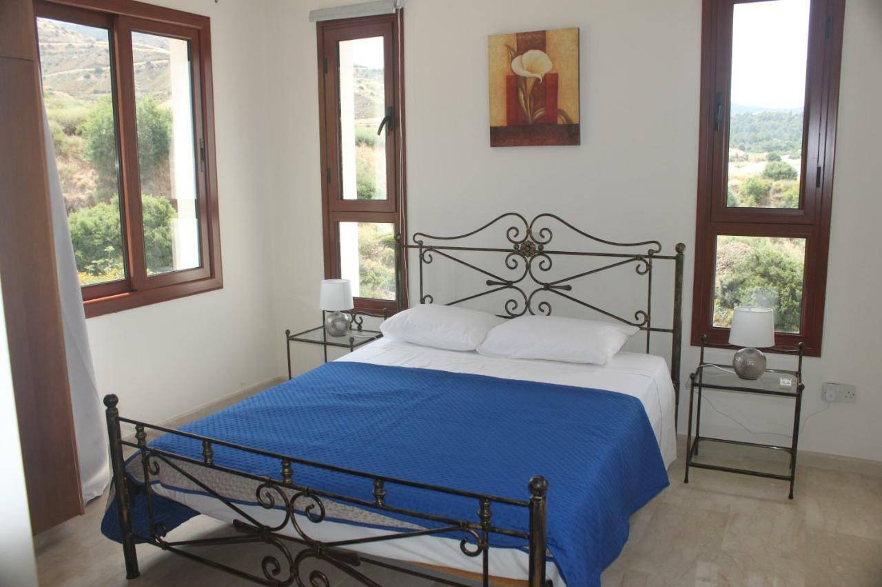 Martika Luxury Villa Agia Marina  外观 照片