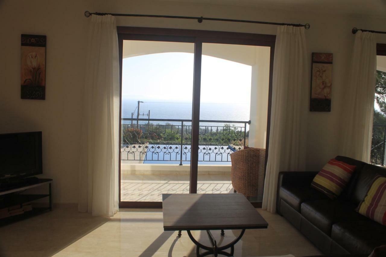 Martika Luxury Villa Agia Marina  外观 照片