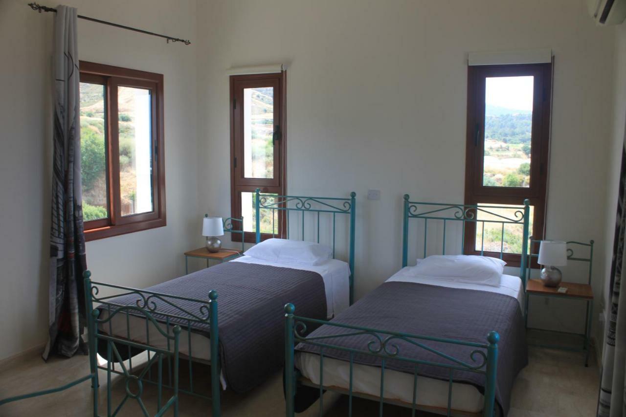 Martika Luxury Villa Agia Marina  外观 照片