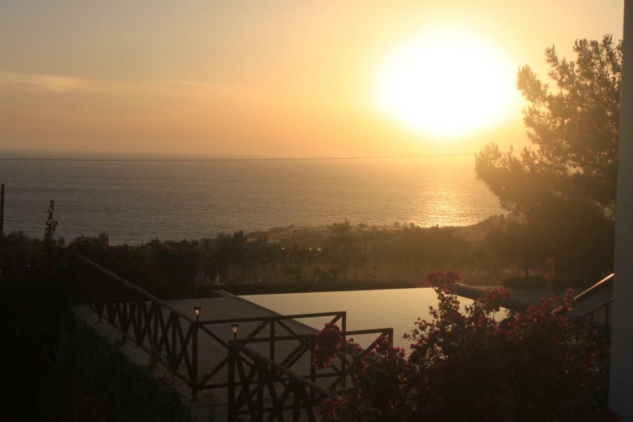 Martika Luxury Villa Agia Marina  外观 照片