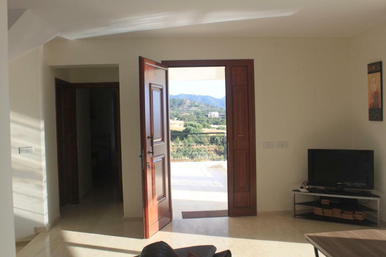 Martika Luxury Villa Agia Marina  外观 照片